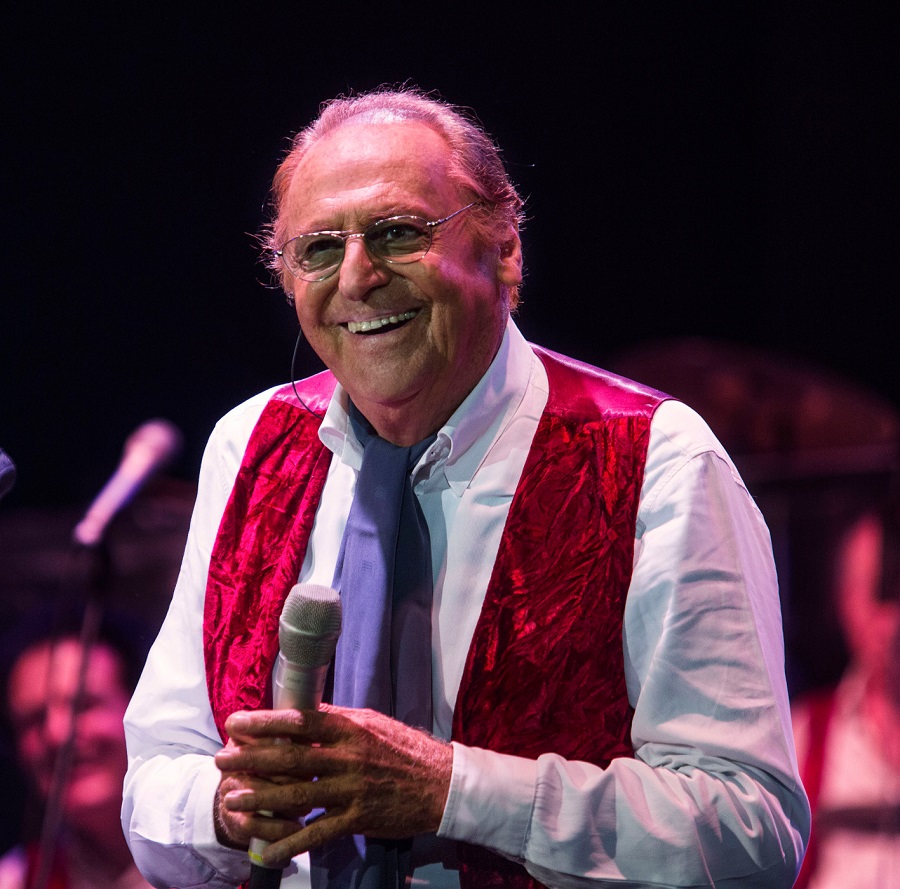 renzo arbore tour