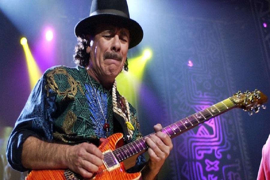 Il chitarrista Carlos Santana