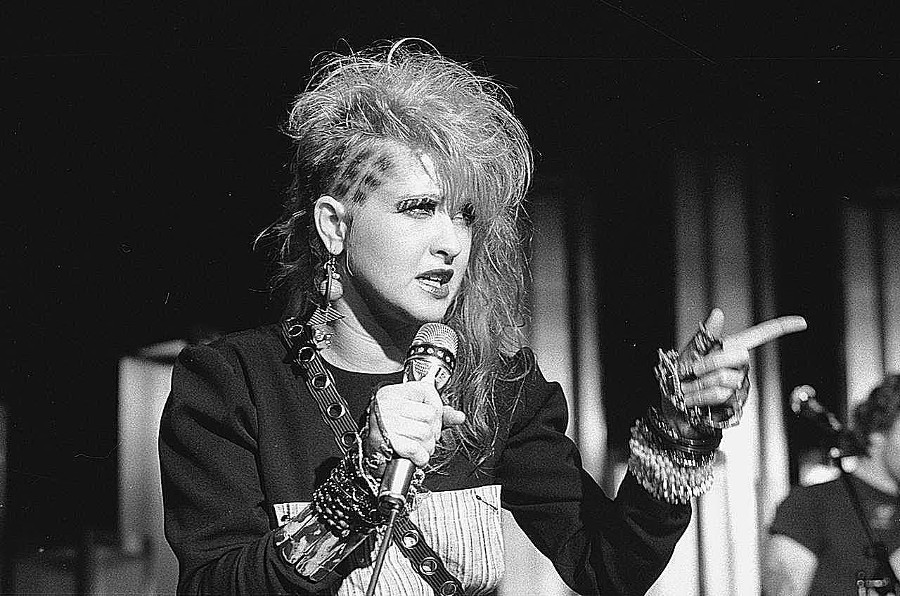 5 Giugno 1984 Time After Time Di Cyndi Lauper Conquista La Testa Delle Classifiche