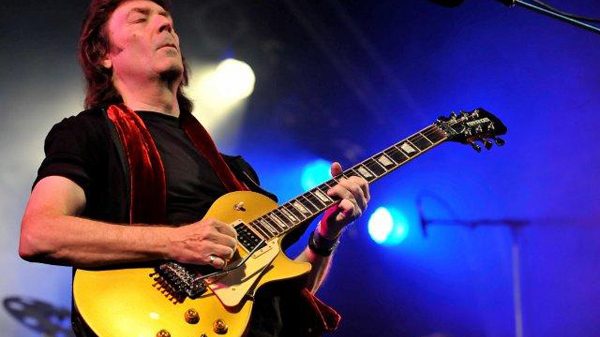 Il chitarrista ex Genesis Steve Hackett