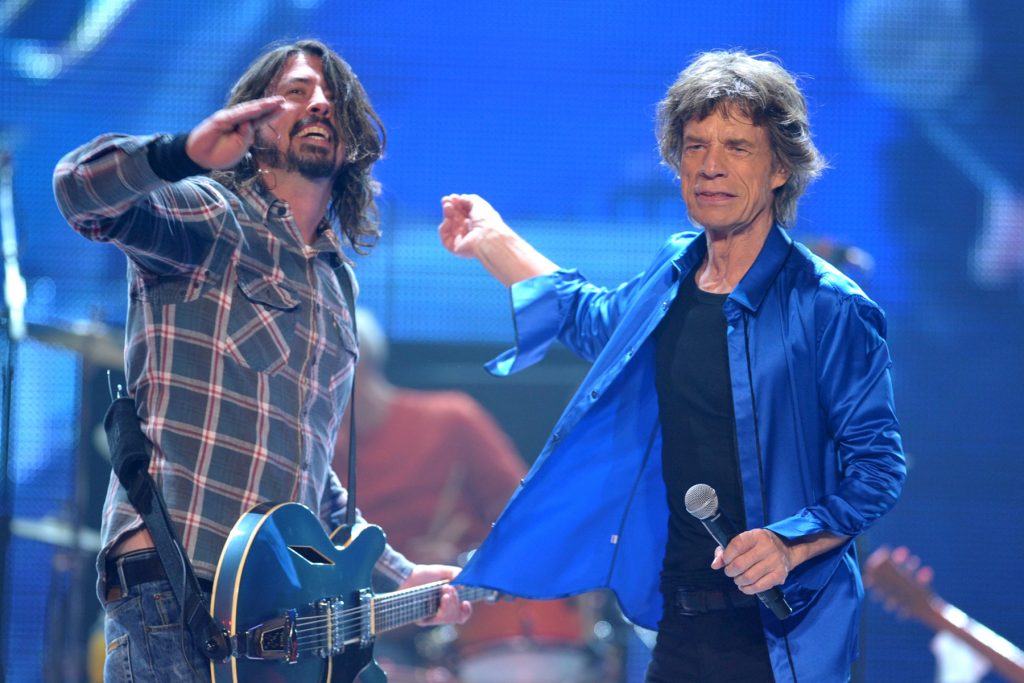 Dave Grohl e Mick Jagger durante il "50 & Counting" tour al Honda Center, 18 maggio 2013 in Anahe - Photo Credits: John Shearer/Invision/AP/rollingstone.com