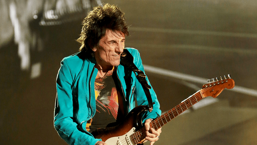 Il chitarrista inglese Ronnie Wood