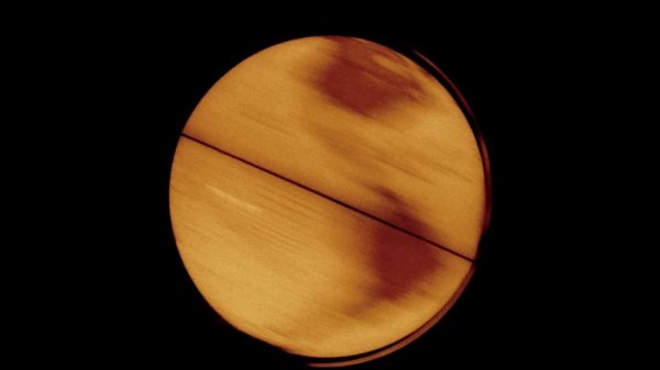 La copertina di Parachutes dei Coldplay