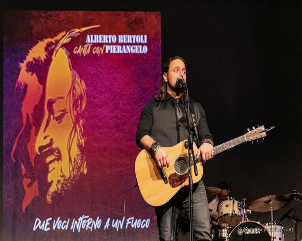Alberto Bertoli, "Pescatore" live.