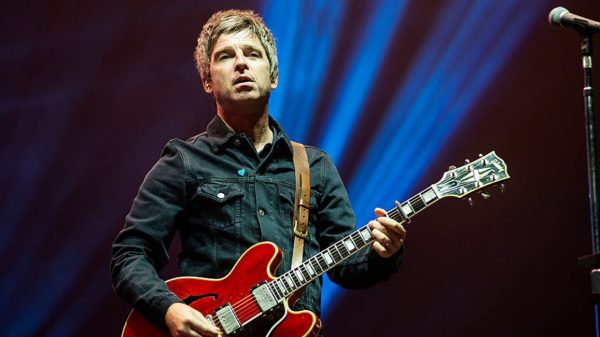 Noel Gallagher e la sua Gibson.