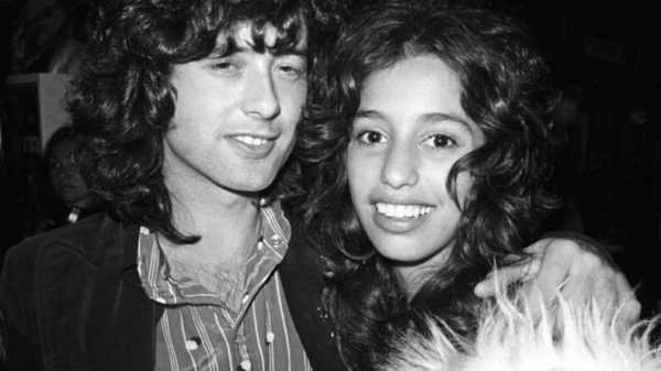 Jimmy Page e Lori Maddox