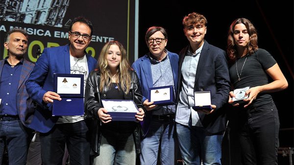 Chiara Orlando e i vincitori della prima edizione di “Ponte D'Oro 2.0”