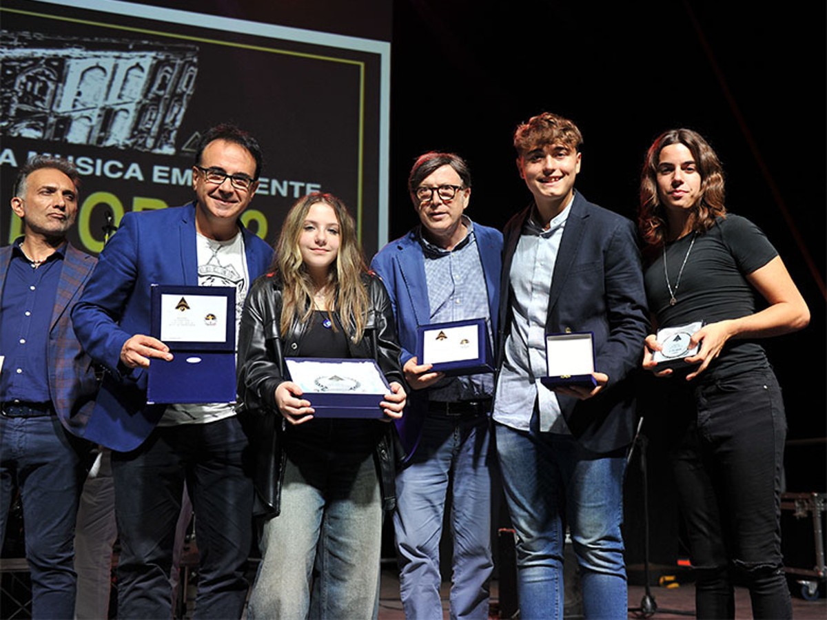 Chiara Orlando e i vincitori della prima edizione di “Ponte D'Oro 2.0”