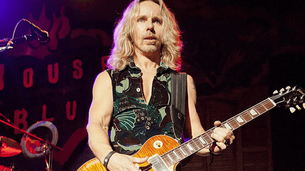 Il chitarrista americano Tommy Shaw