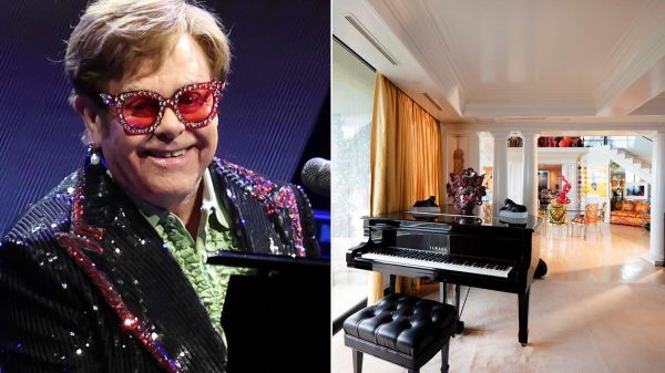 Elton John e il suo pianoforte a coda