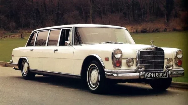 La limousine color bianco cigno del 1969 di John Lennon