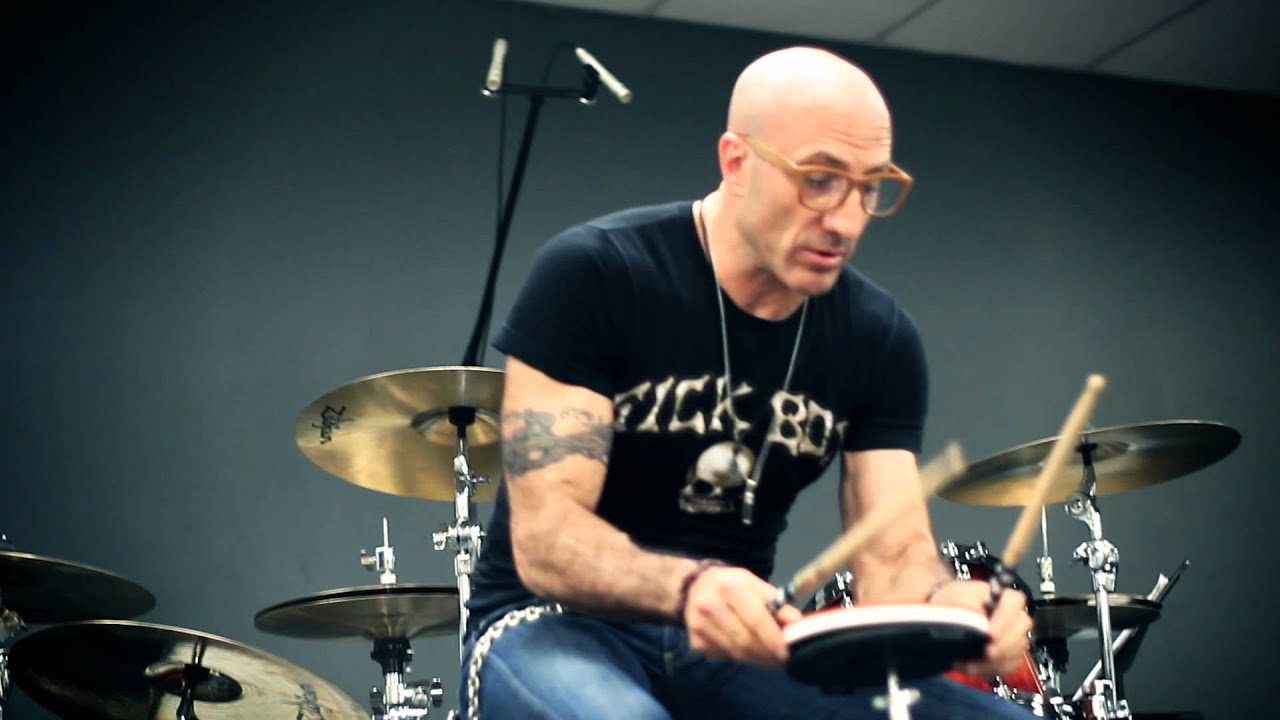 Il batterista americano Kenny Aronoff