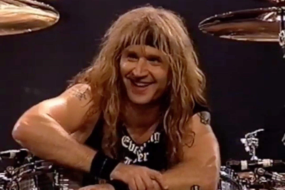 Il batterista Eric Singer