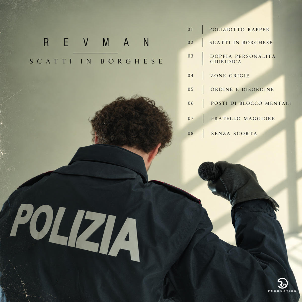 retro della copertina del nuovo album di Revman, il rapper poliziotto